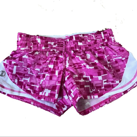 NEW Girl’s Pink Geometric Breeze Short - Picture 1 of 2